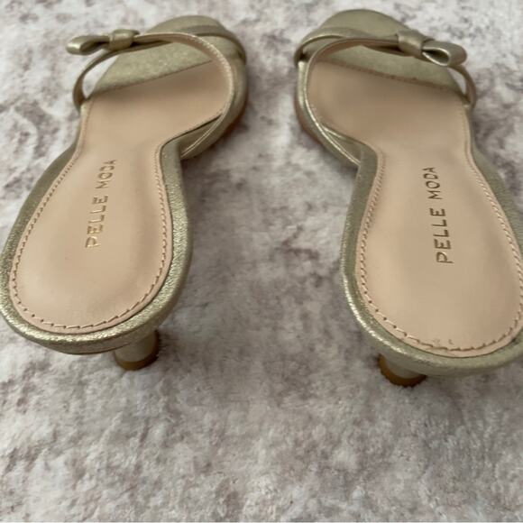 Pelle Moda Jadine Low Heeled Sandals Gold Metallic Size 5.5 New - Picture 4 of 11